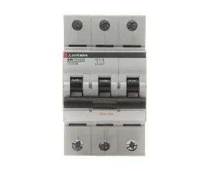 artiklikood: ME_291917, nimetus: BHW-T10 3P Type B 6A, kirjeldus: Automaatkaitselüliti B 6 A, 3 poolust
Selektiivsuse piirvool 10 kA
