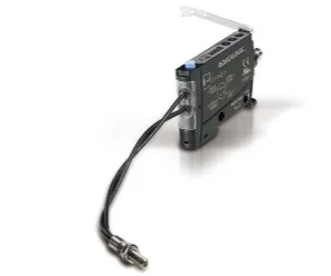 artiklikood: DA_950551010, nimetus: S7-2-E-P Kiudoptiline võimendi, fotoandur, kirjeldus: Kiudoptiline võimendi ekraaniga – 2 m kaabel, PNP
+/SET/- nupud
Reageerimiskiirus 500 µs / 100 µs
